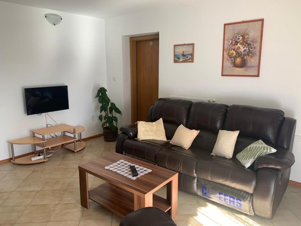Apartman Dalija Vinkuran Εξωτερικό φωτογραφία