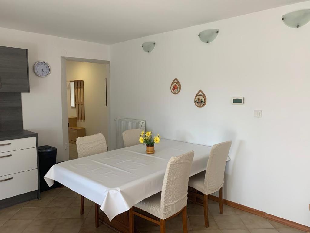 Apartman Dalija Vinkuran Εξωτερικό φωτογραφία